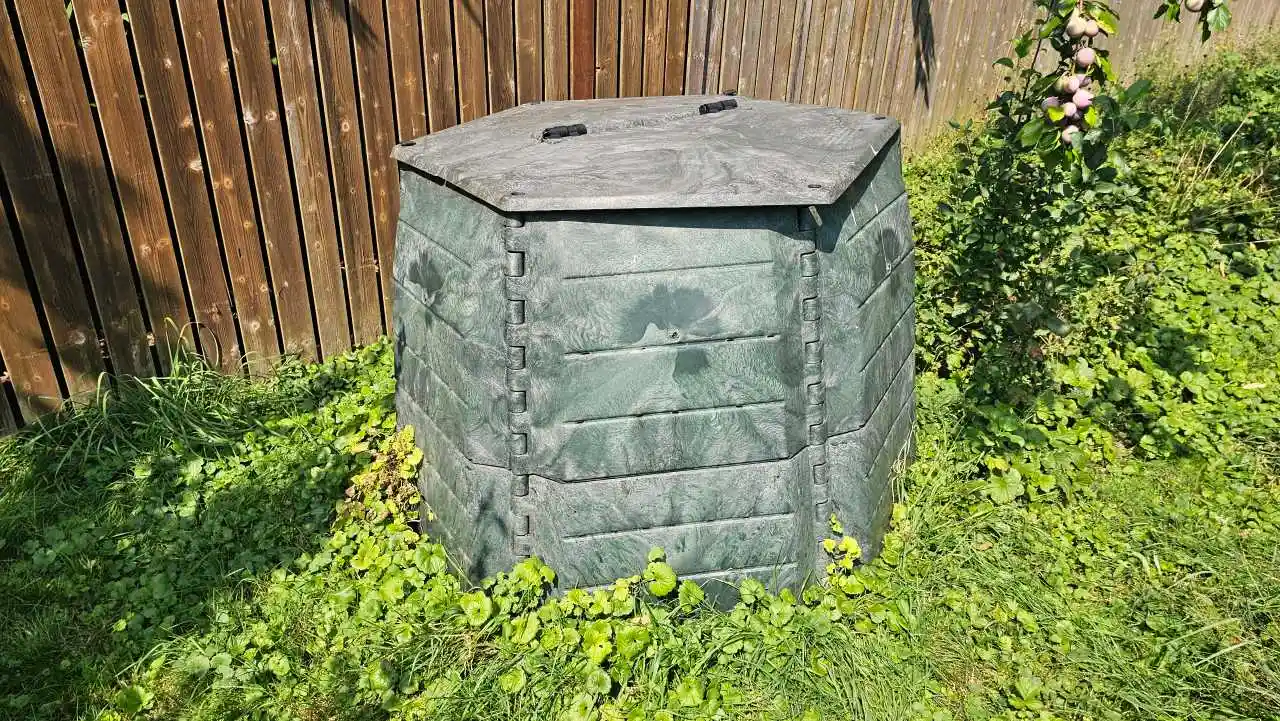 kvasnice jako urychlovač kompostu