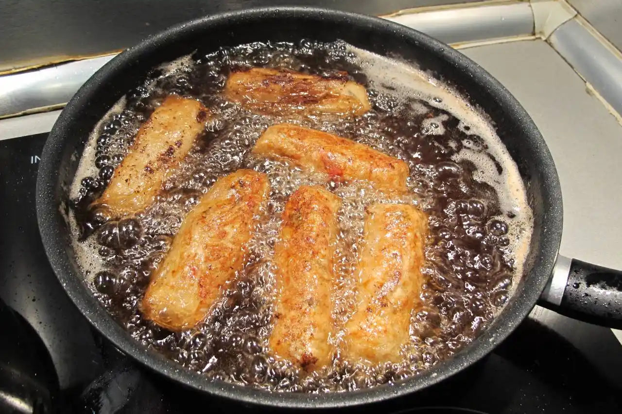 Smažení závitků.