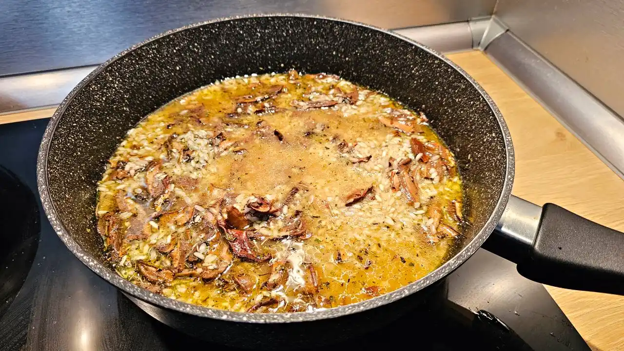 Jednoduché krémové houbové rizoto