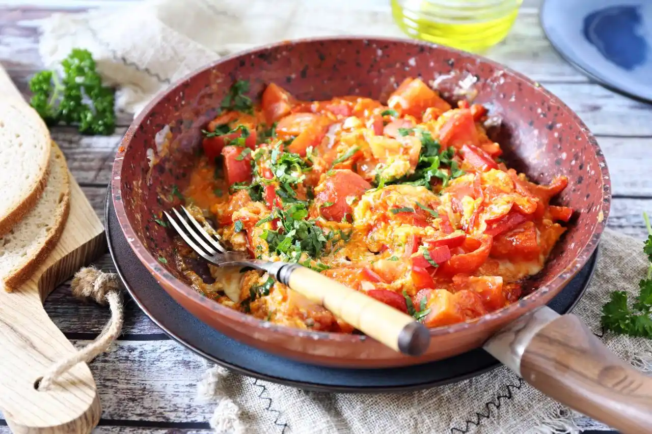 Menemen - recept na tradiční tureckou snídani