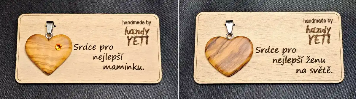Dřevěný přívěsek, olivové srdce na dárkové kartě.