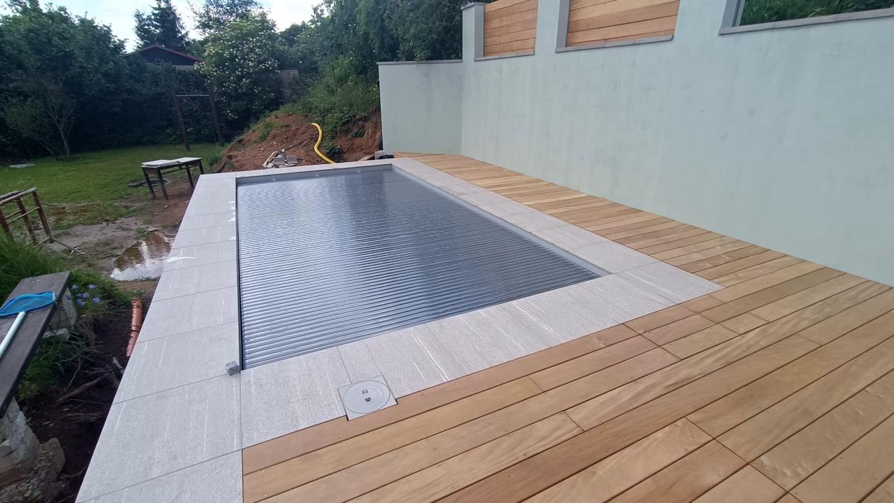 Lamelové zakrytí bazénů