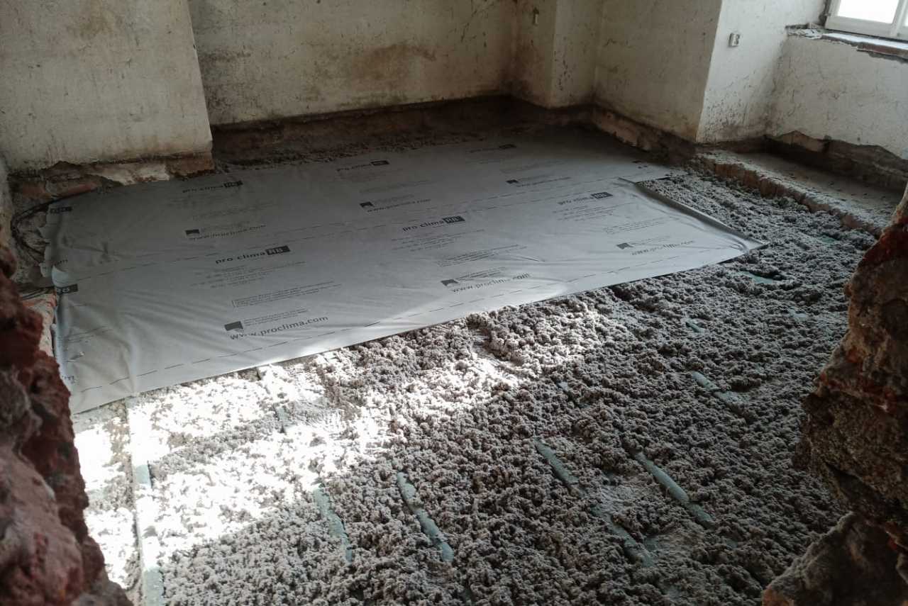 Rekonstrukce domu - zateplení podlahy