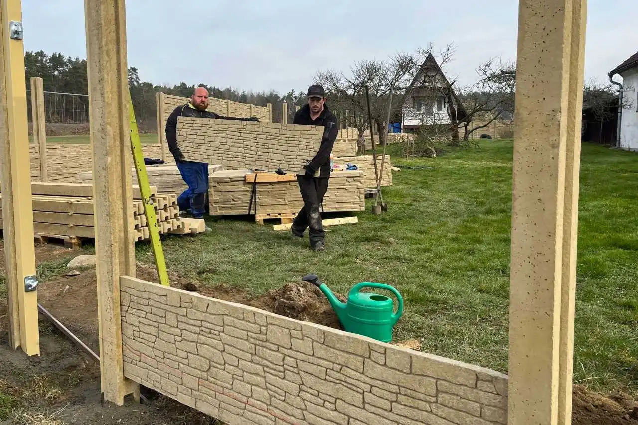 Montáž plotu svépomocí