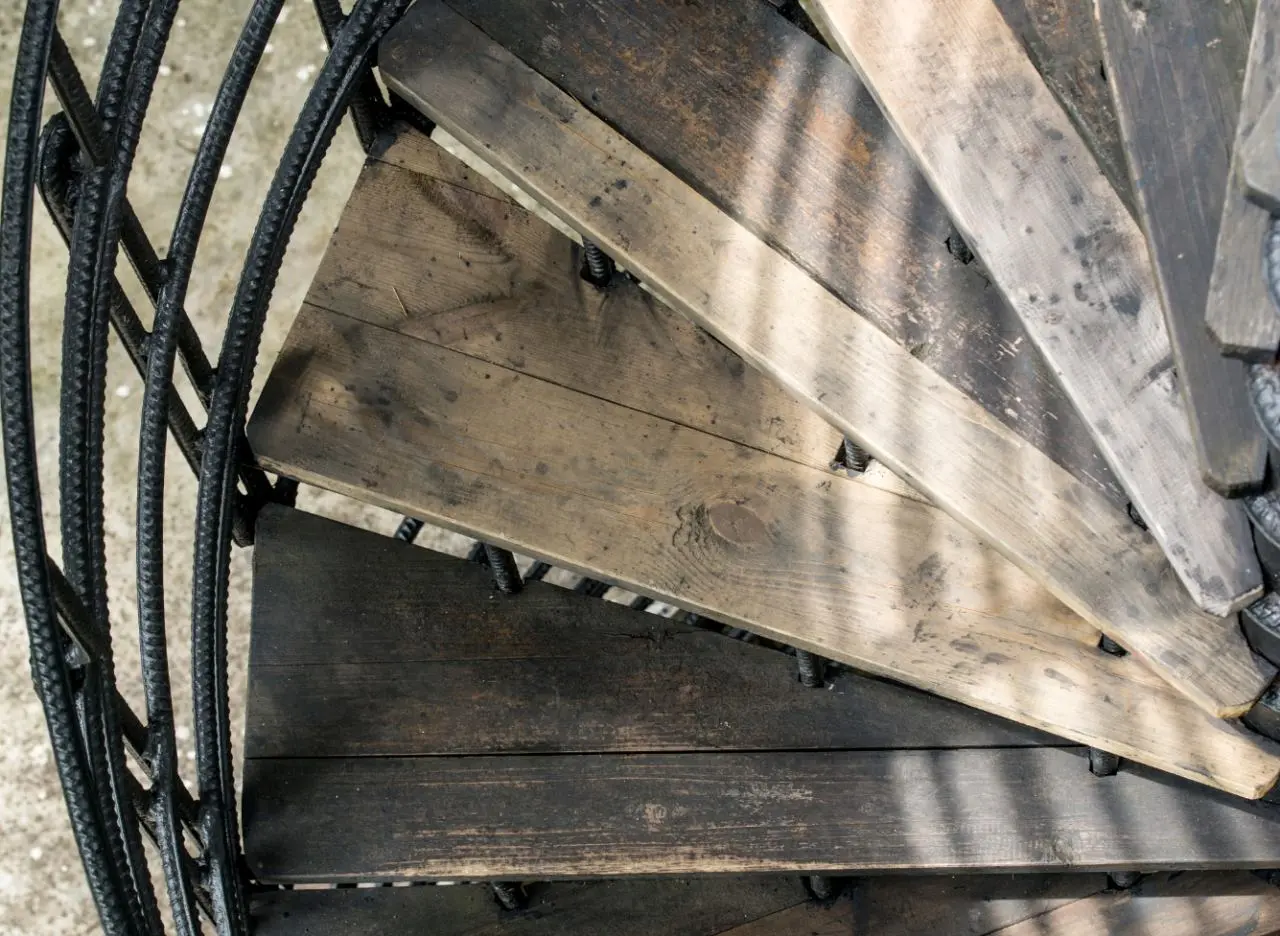 Renovace dřevěného schodiště
