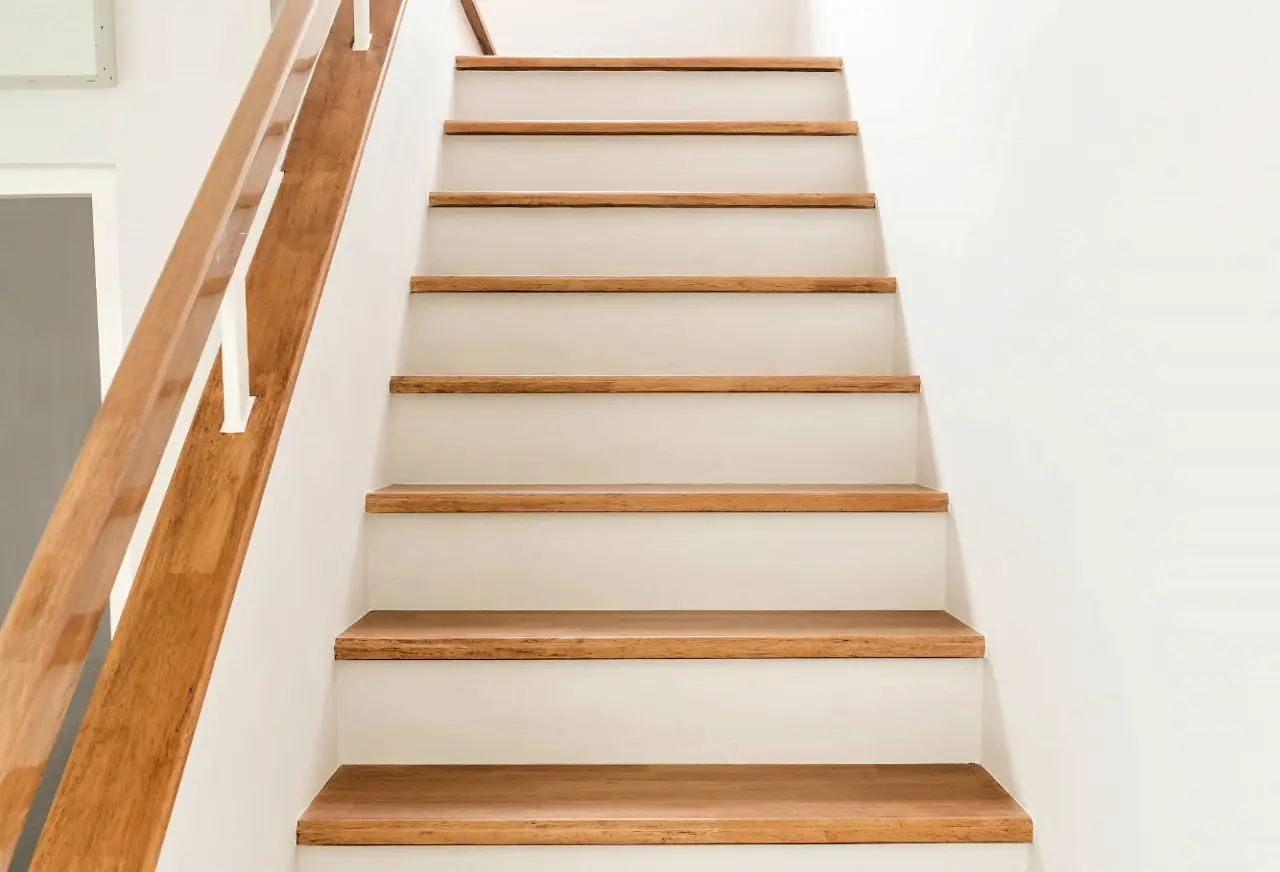 Renovace dřevěného schodiště