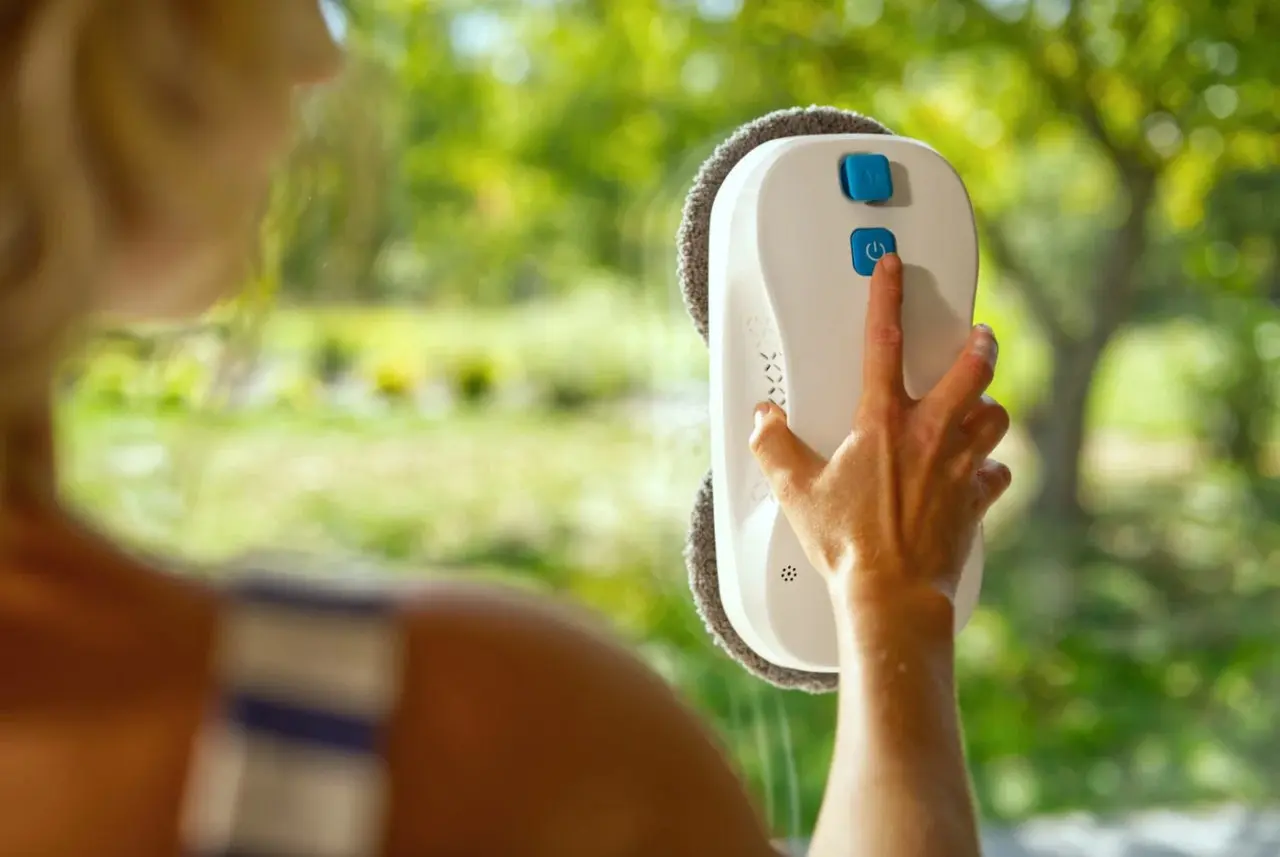 Robotické čističe oken