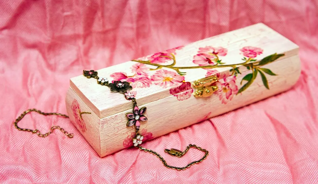 Ubrousková metoda decoupage