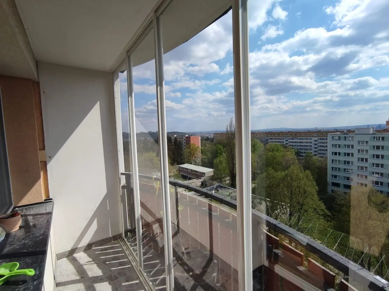 Zasklení lodžií a balkónů