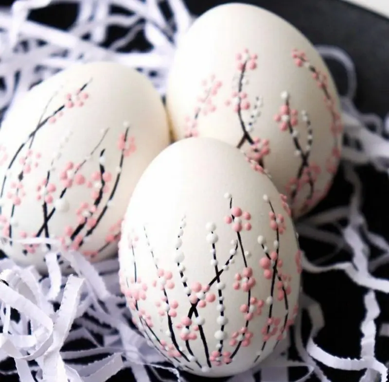 Barvení velikonočních vajíček