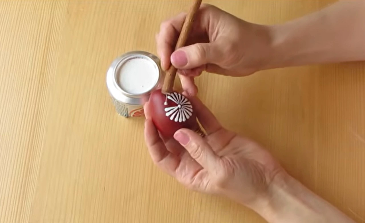 Barvení velikonočních vajíček