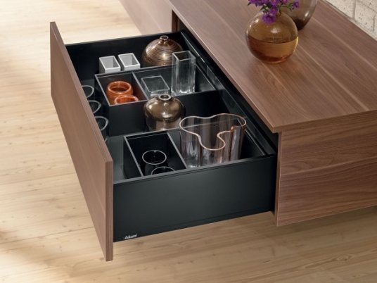 Nová řada zásuvek BLUM LEGRABOX pure - elegance v pohybu pro každý nábytek