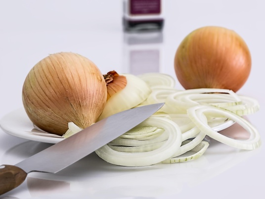 Cibule v kuchyni: Nezbytná surovina, která dodá pokrmům chuť i aroma