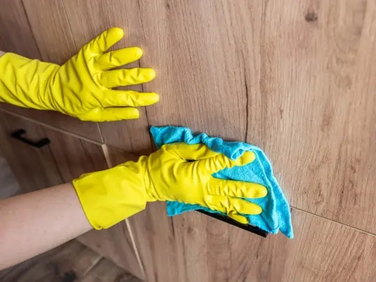 Jak správně pečovat o nábytek? Osvědčené metody čištění a péče o různé materiály
