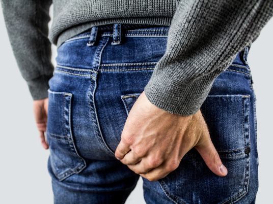 Jak léčit hemoroidy přírodní cestou: Babské rady a domácí recepty