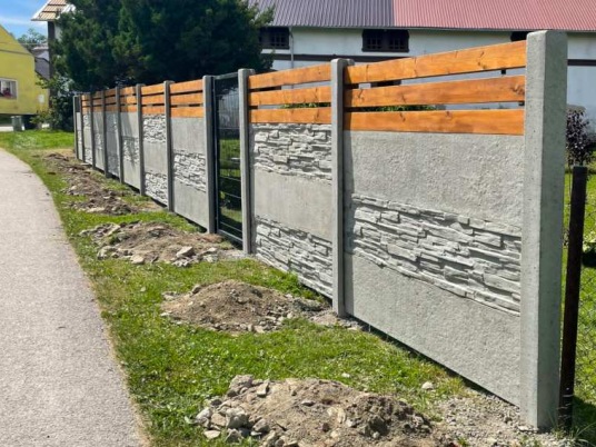 Betonový plot: Soukromí a bezpečí v jednom