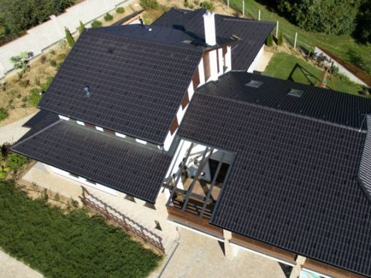 Solární střešní tašky Generon vás přesvědčí vzhledem a výkonem