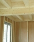 Dřevěný trámový pohledový strop. Jak vyřešit zvukovou izolaci?