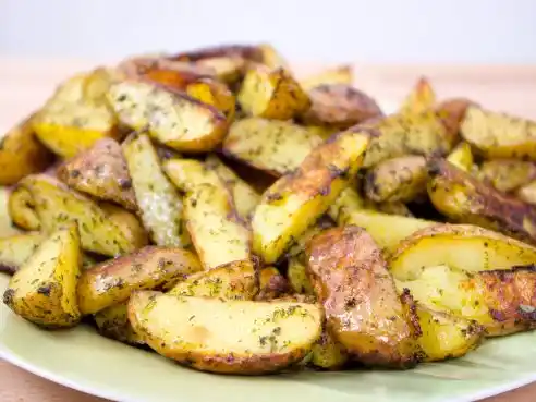 Pečené kari brambory: křupavá příloha s vůní indického koření